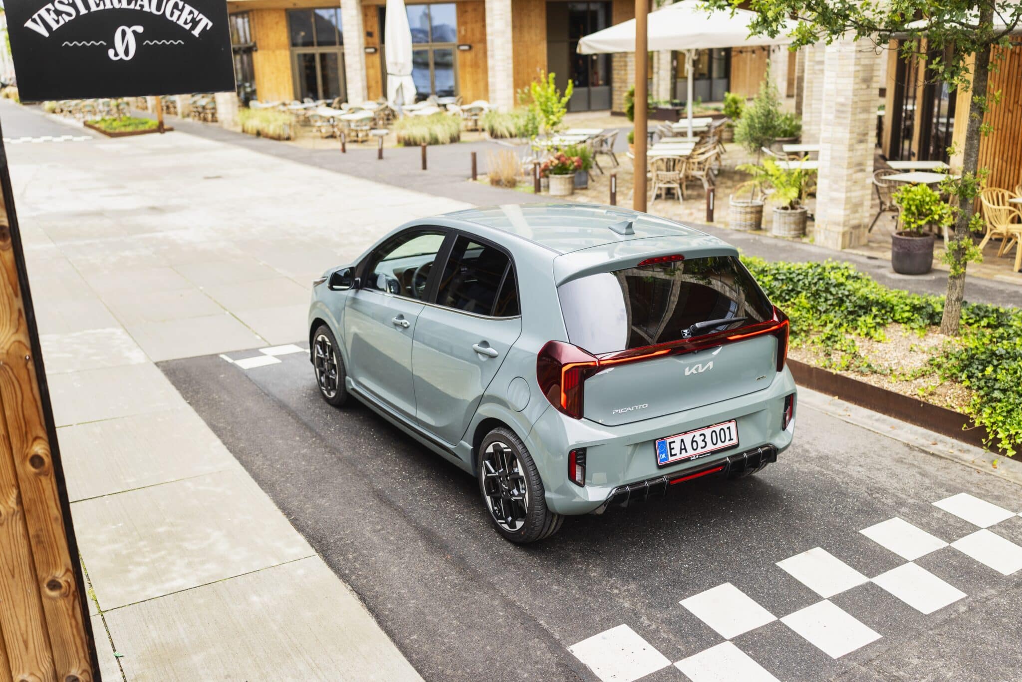 Kia Picanto er Kia's populære minibil.
Picanto er lille og praktisk og alligevel fræk og legesyg.